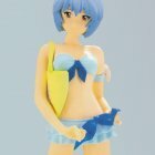 Figurine en silicone de Rei en maillot de bain bleu